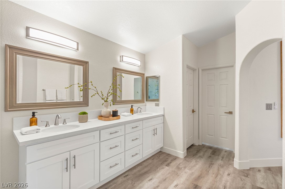 1916 Madagascar Lane