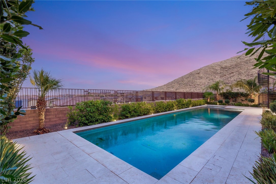 2916 The Peaks Lane