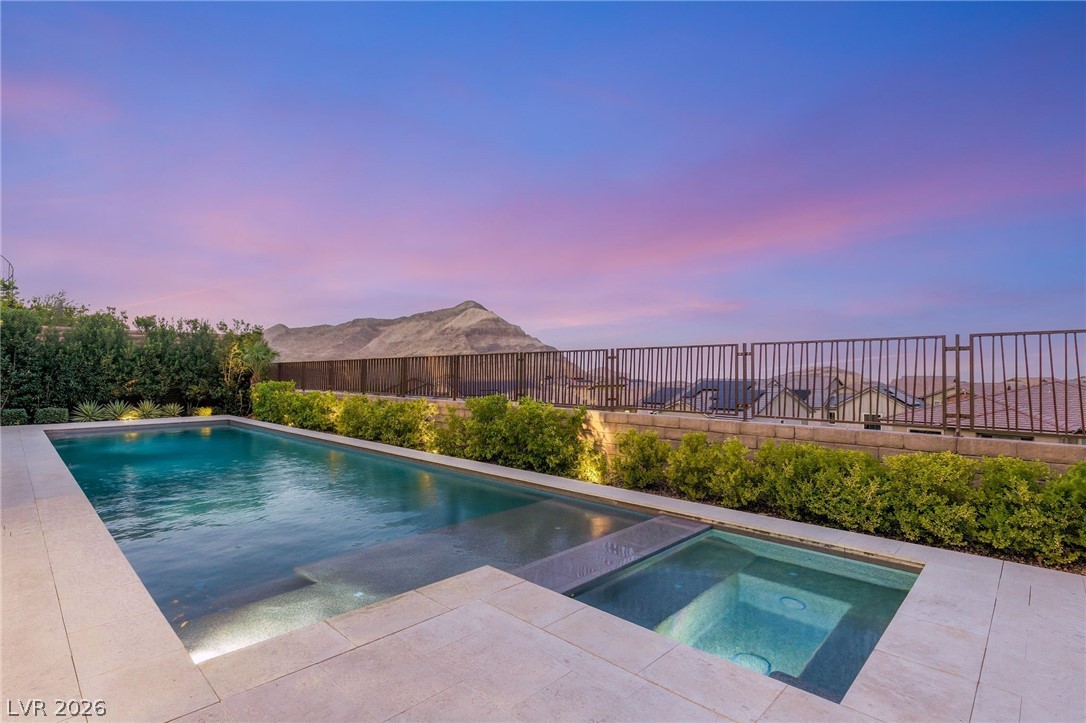 2916 The Peaks Lane
