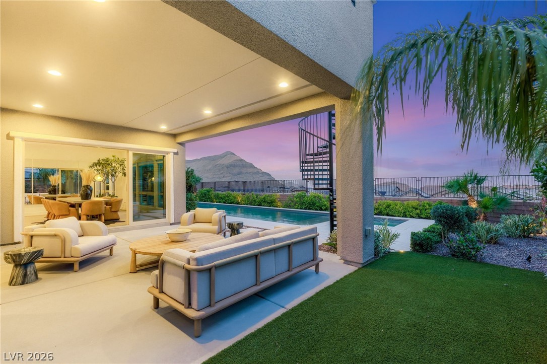 2916 The Peaks Lane