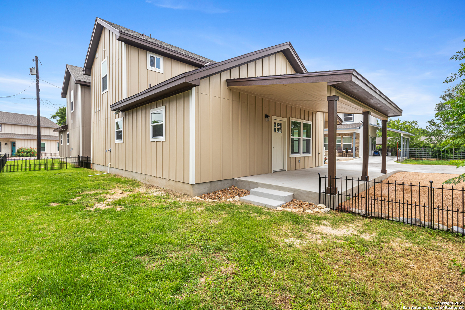 302 Riley Way