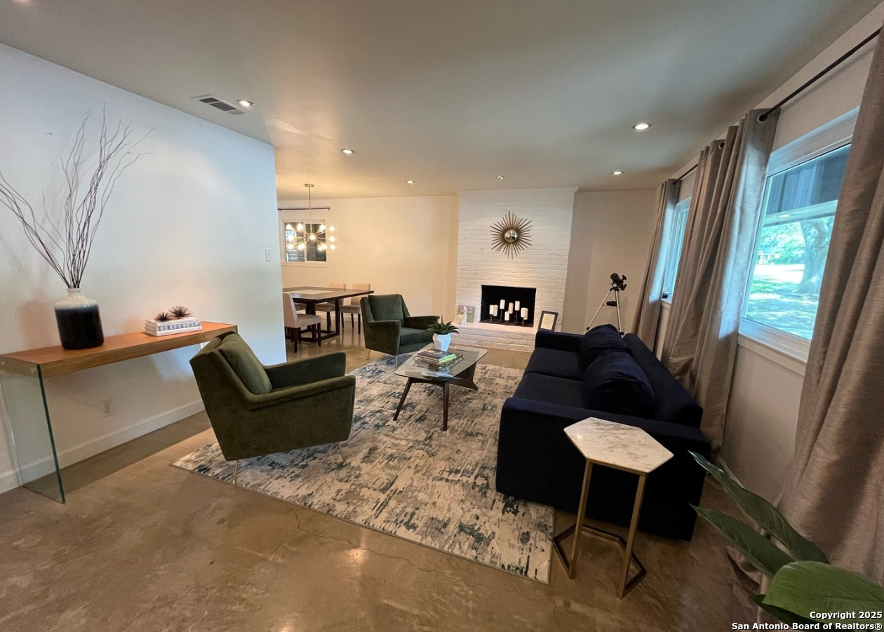 2710 Marlborough