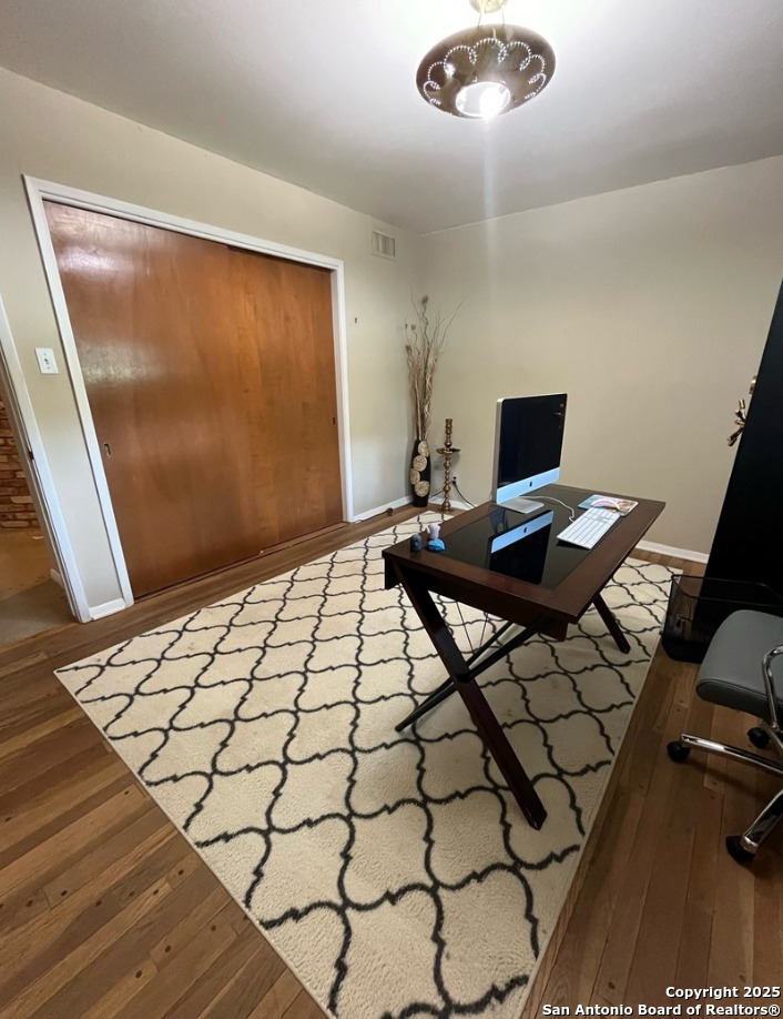 2710 Marlborough