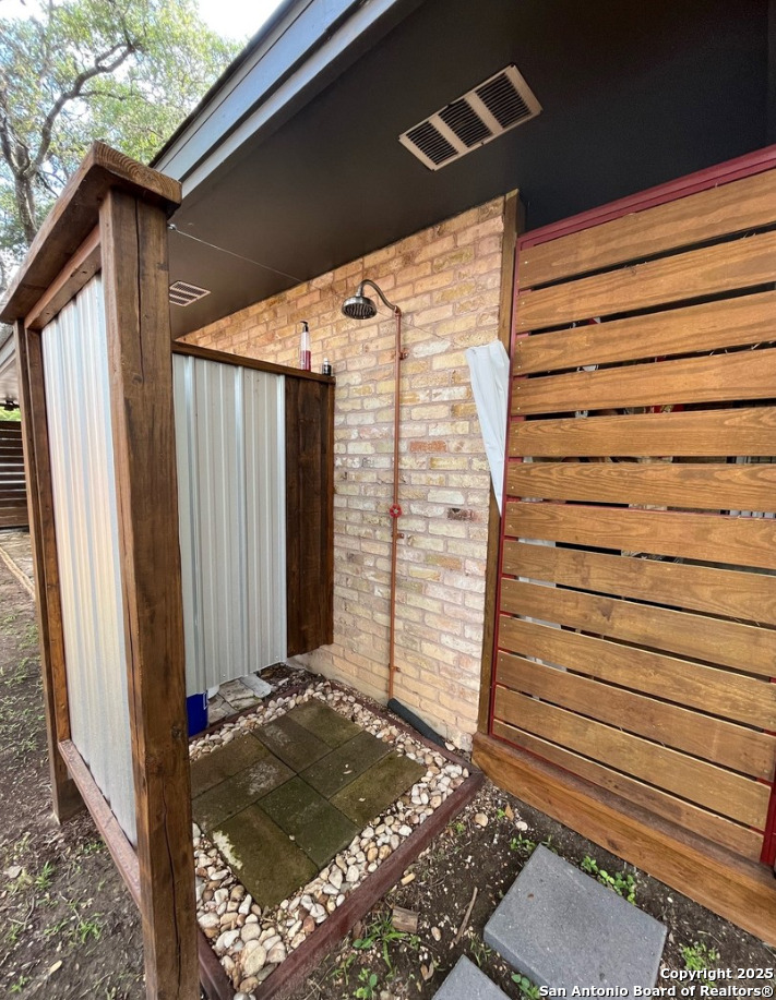 2710 Marlborough