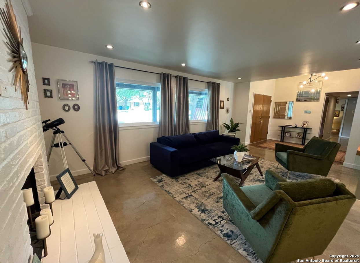 2710 Marlborough