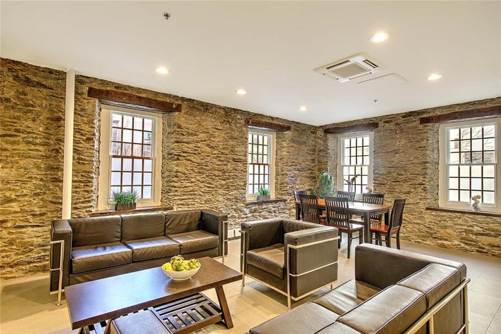 65 Weybosset Street 202