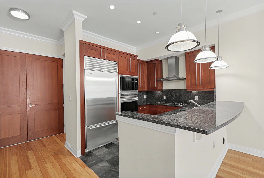 341 Thames Street 101-S