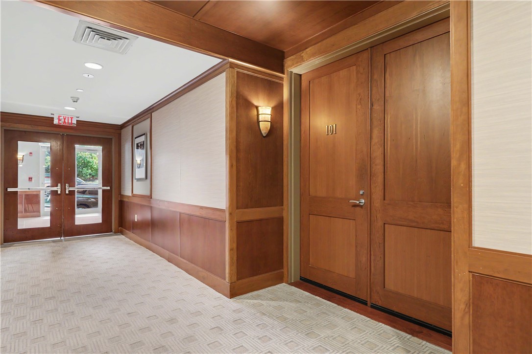 341 Thames Street 101-S