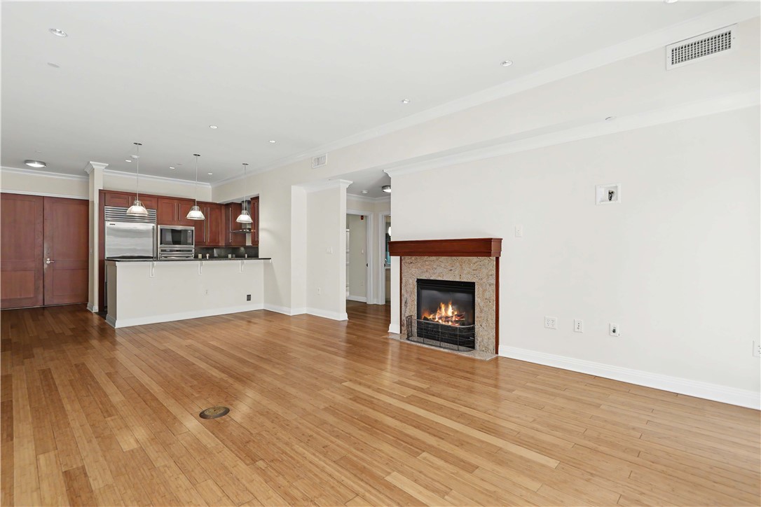 341 Thames Street 101-S