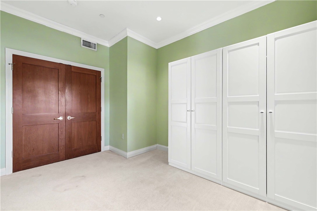 341 Thames Street 101-S