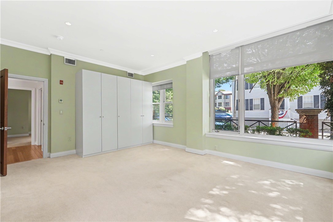341 Thames Street 101-S