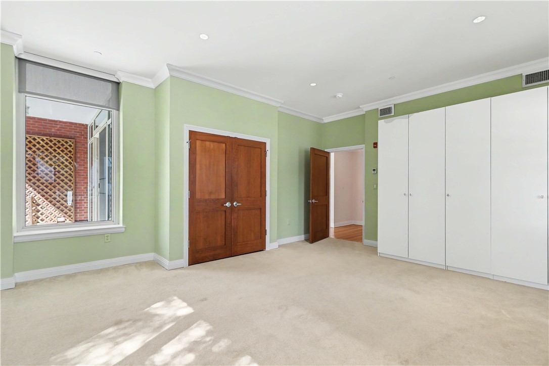 341 Thames Street 101-S