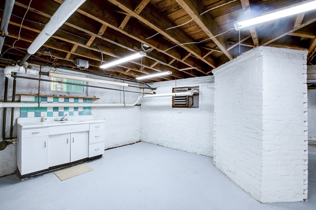 35 Dyer St