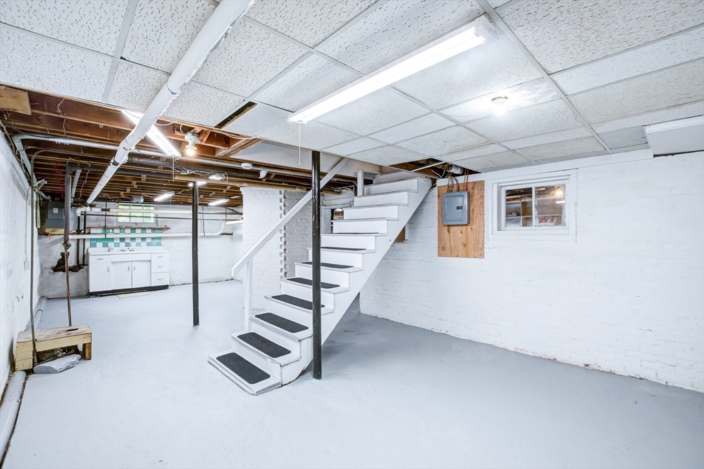 35 Dyer St