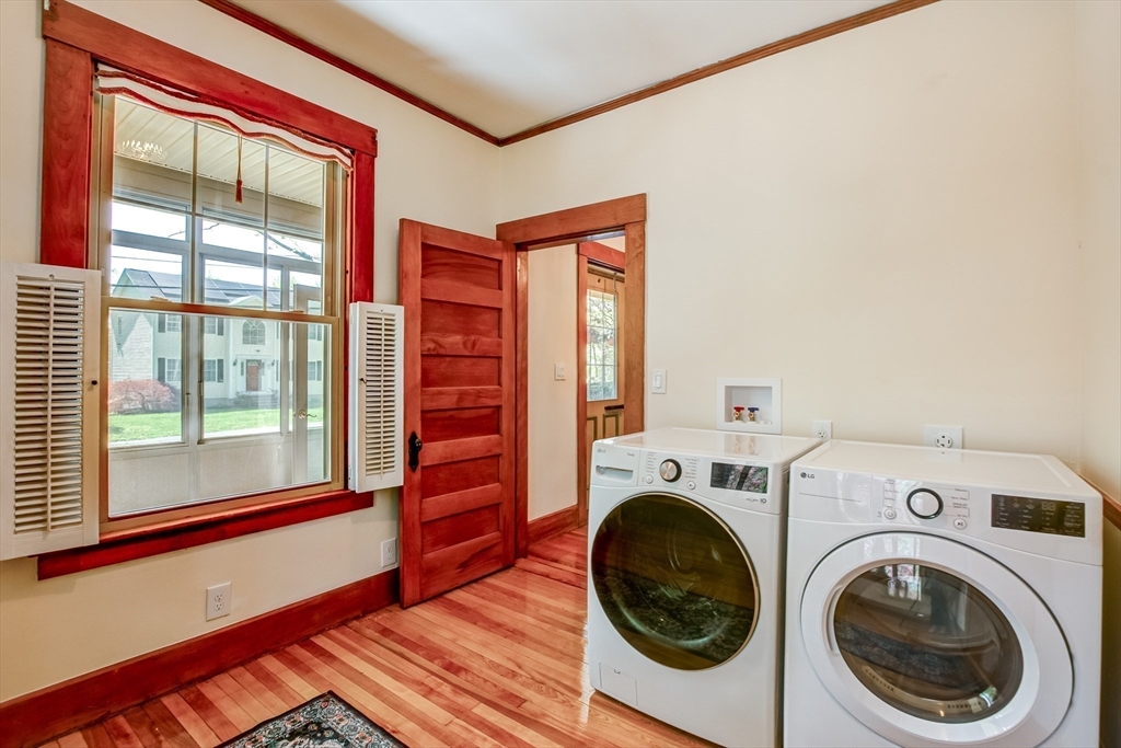35 Dyer St