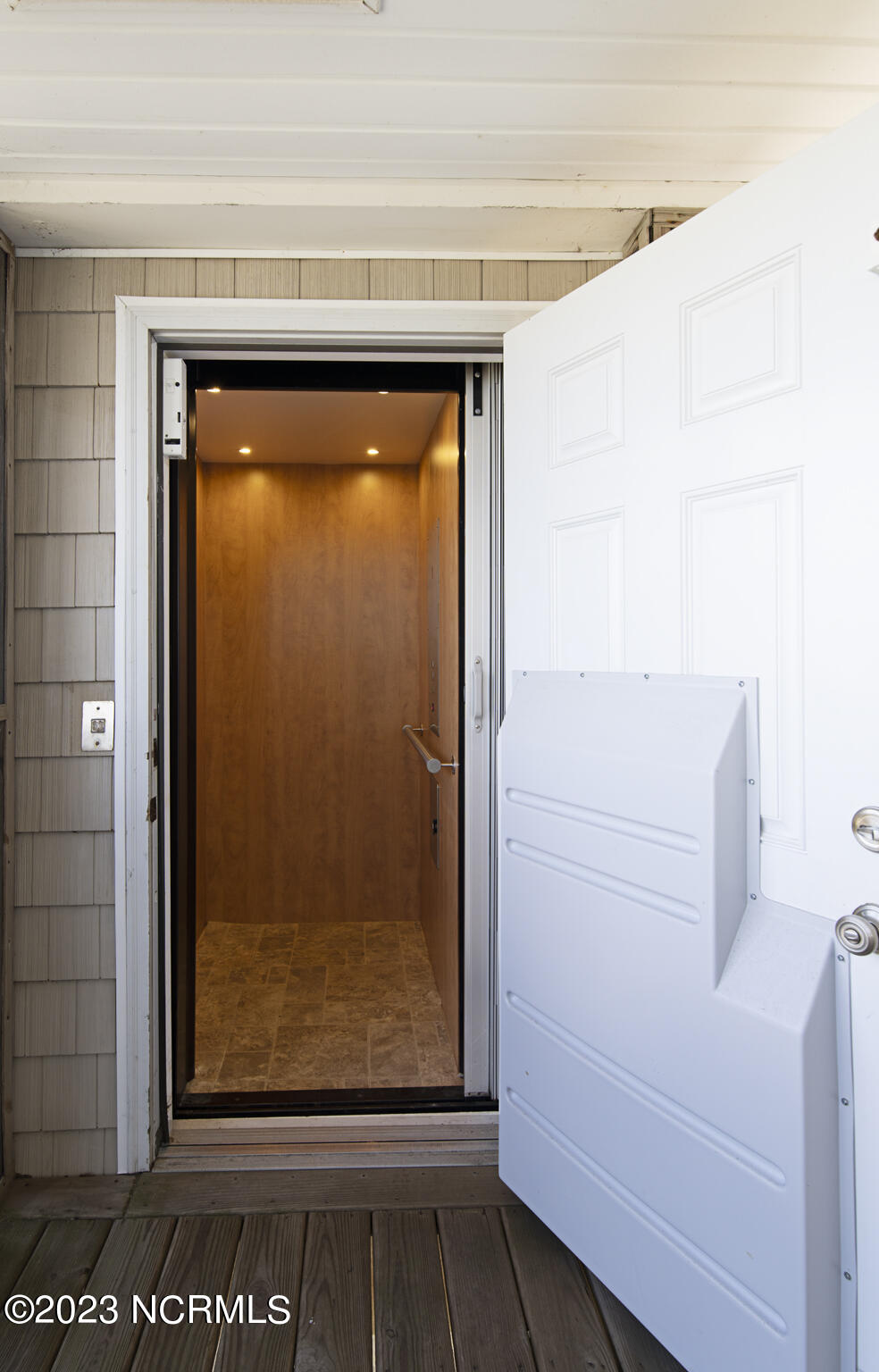 10 Maritime Dr Drive