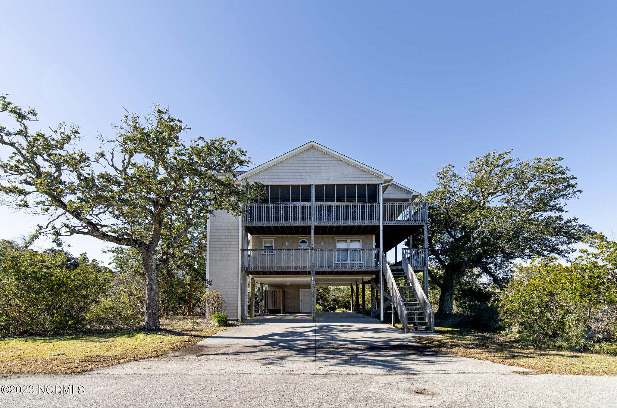 10 Maritime Dr Drive