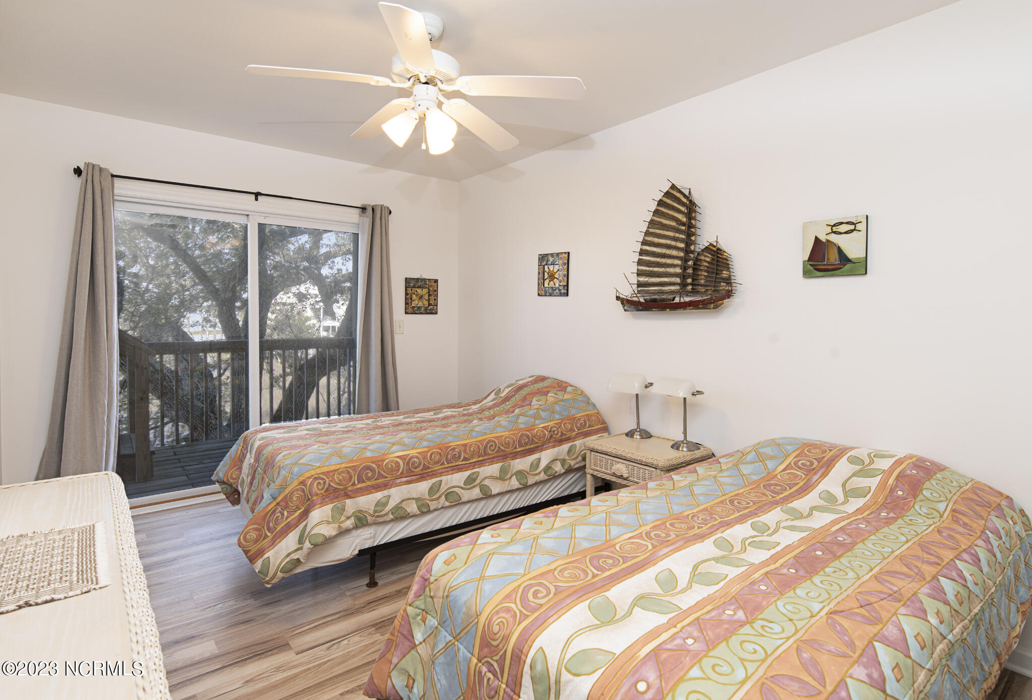 10 Maritime Dr Drive