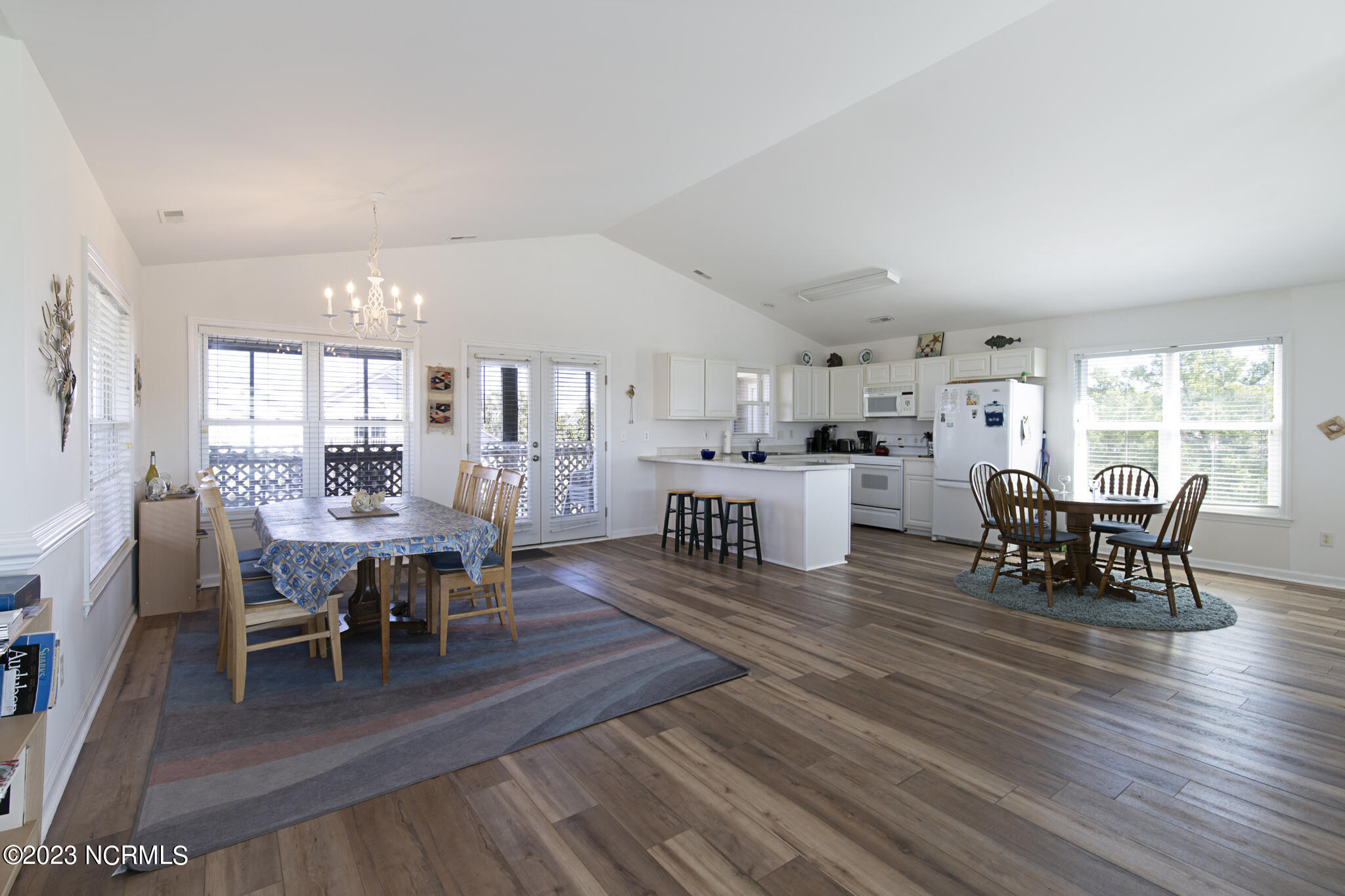 10 Maritime Dr Drive