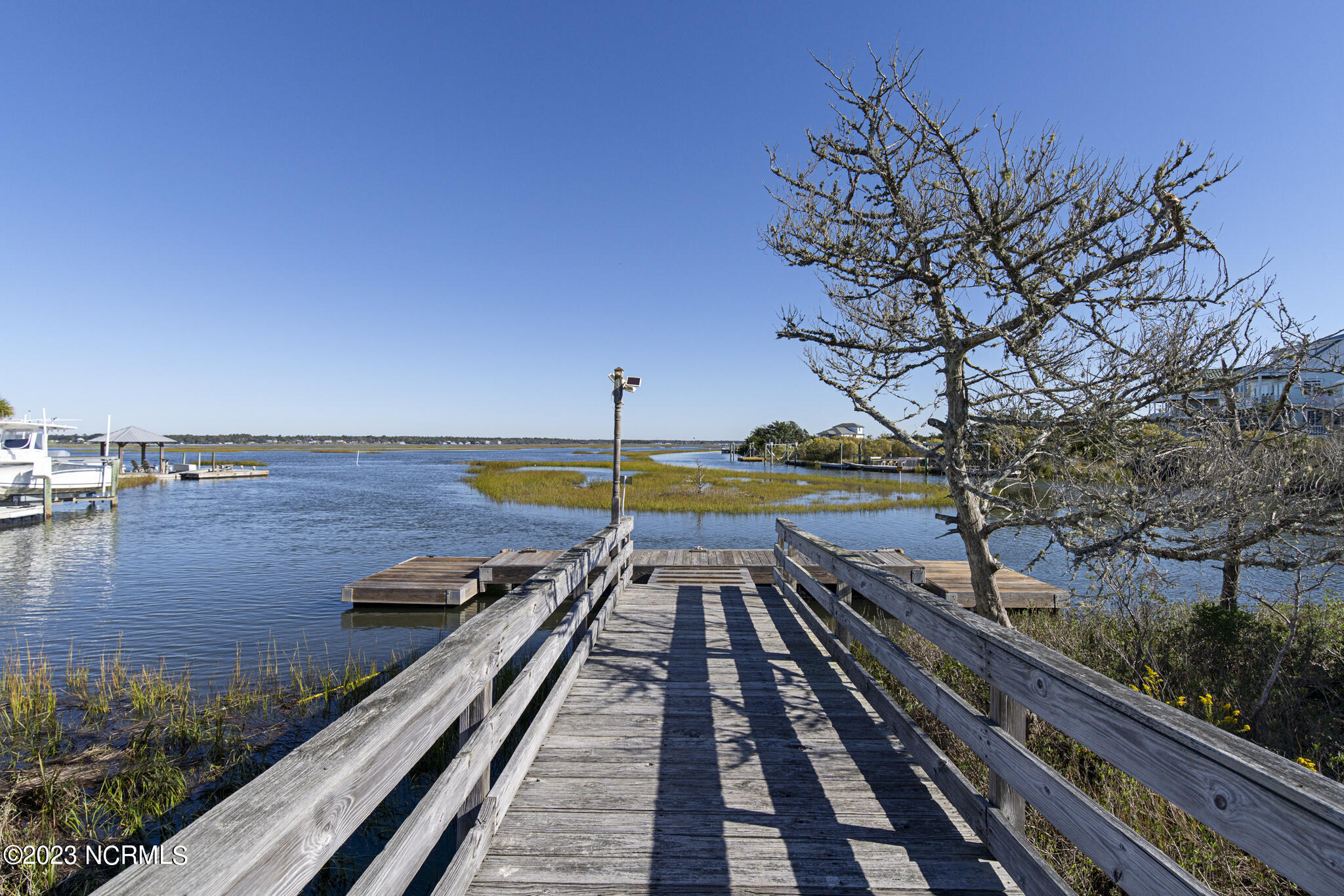 10 Maritime Dr Drive