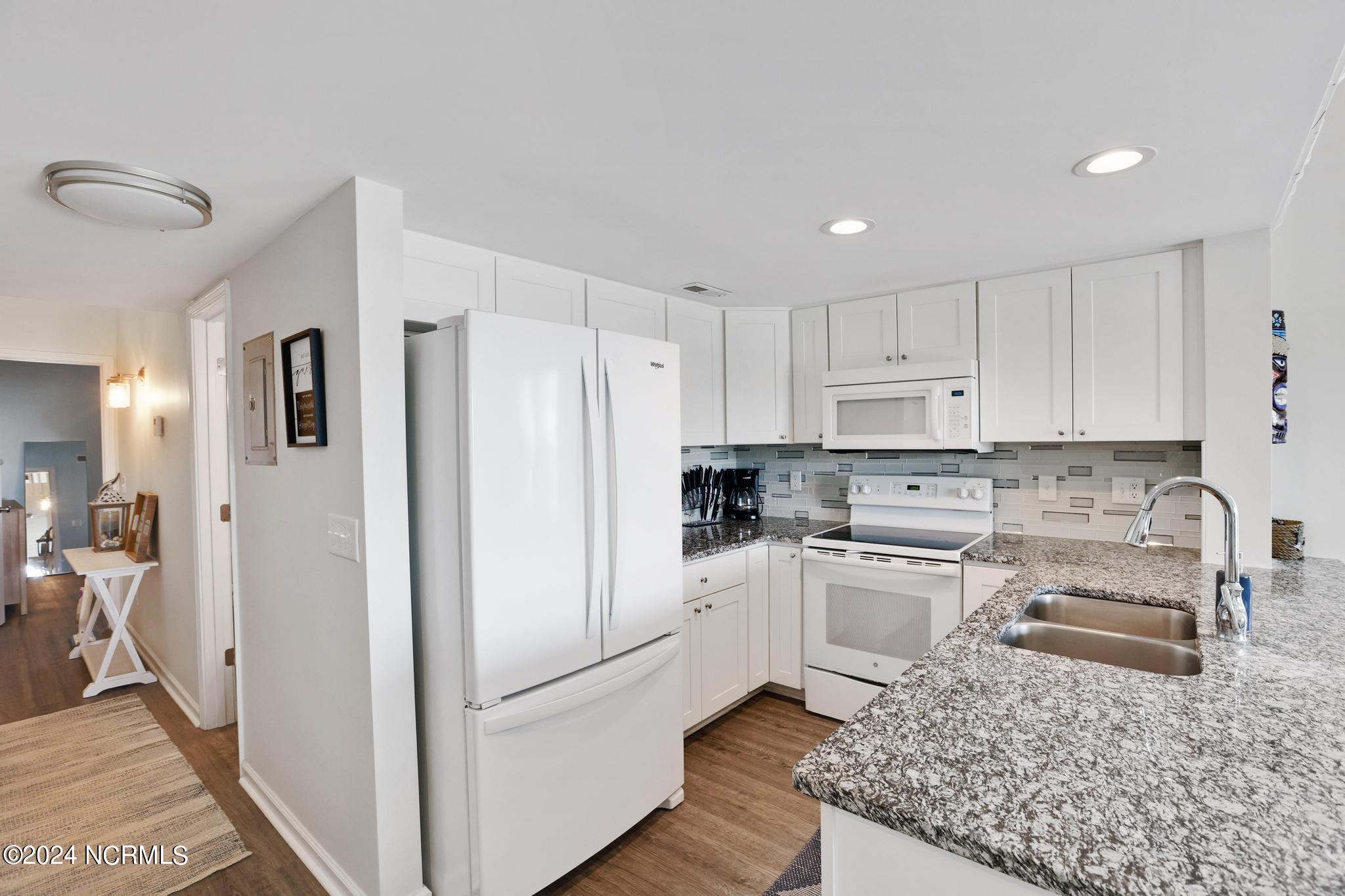 918 N New River Drive, 538