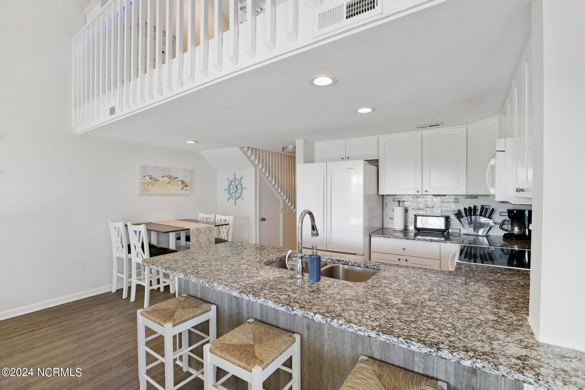 918 N New River Drive, 538