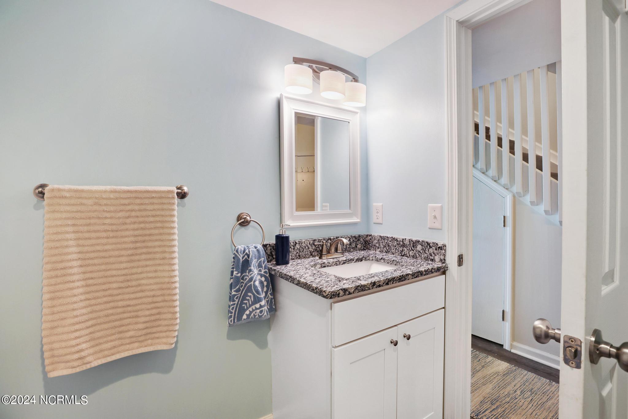 918 N New River Drive, 538