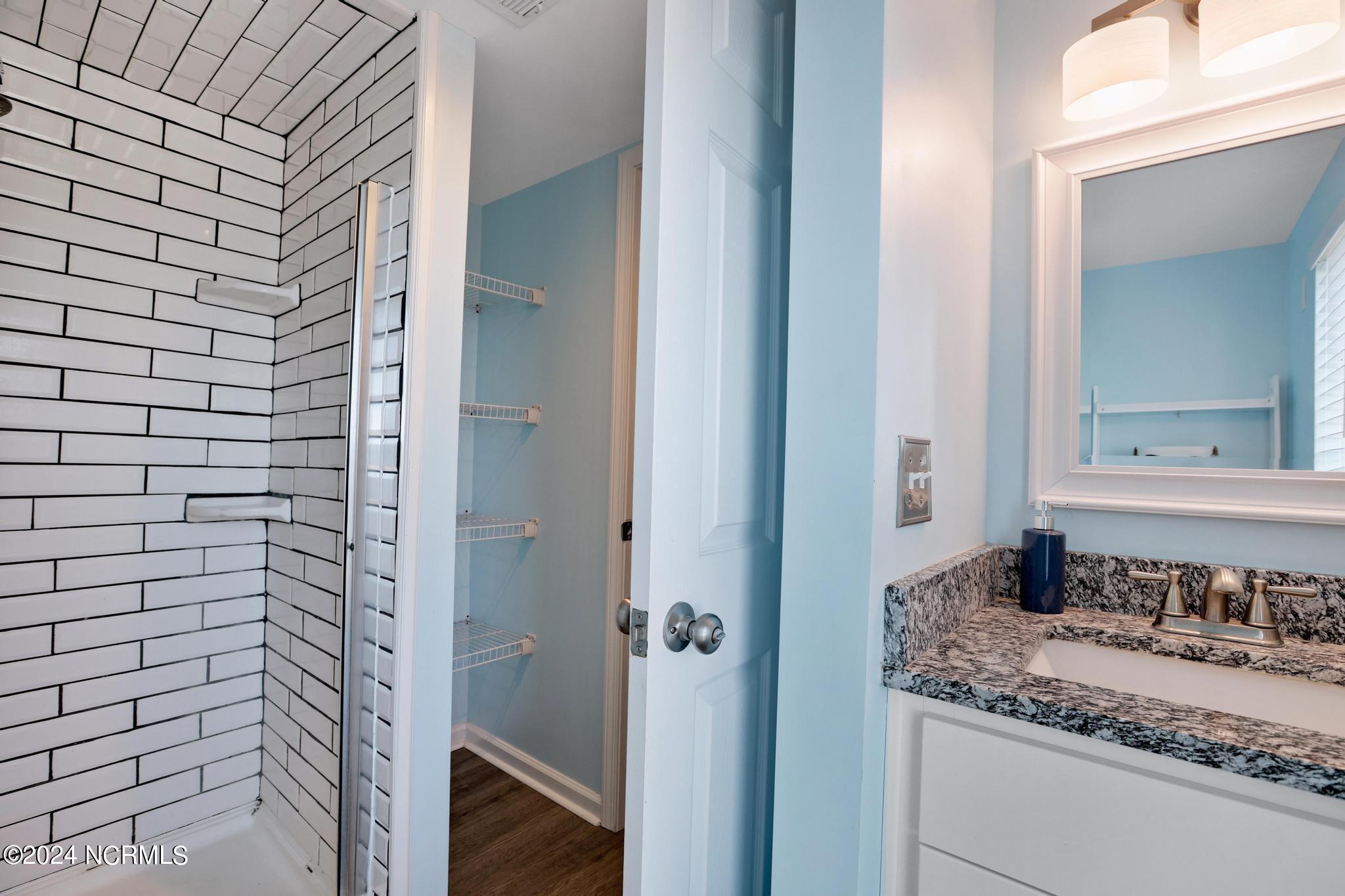 918 N New River Drive, 538