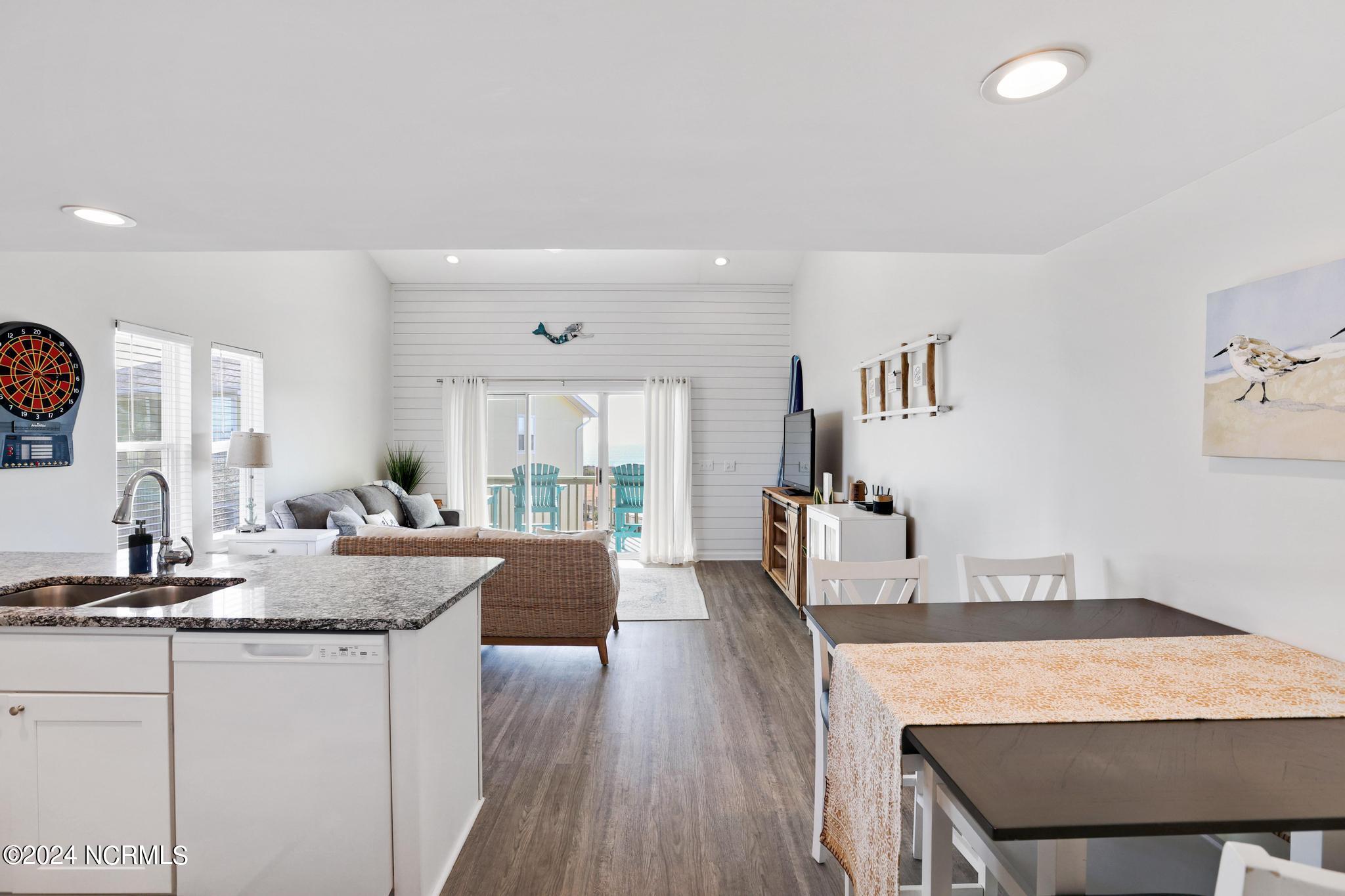 918 N New River Drive, 538