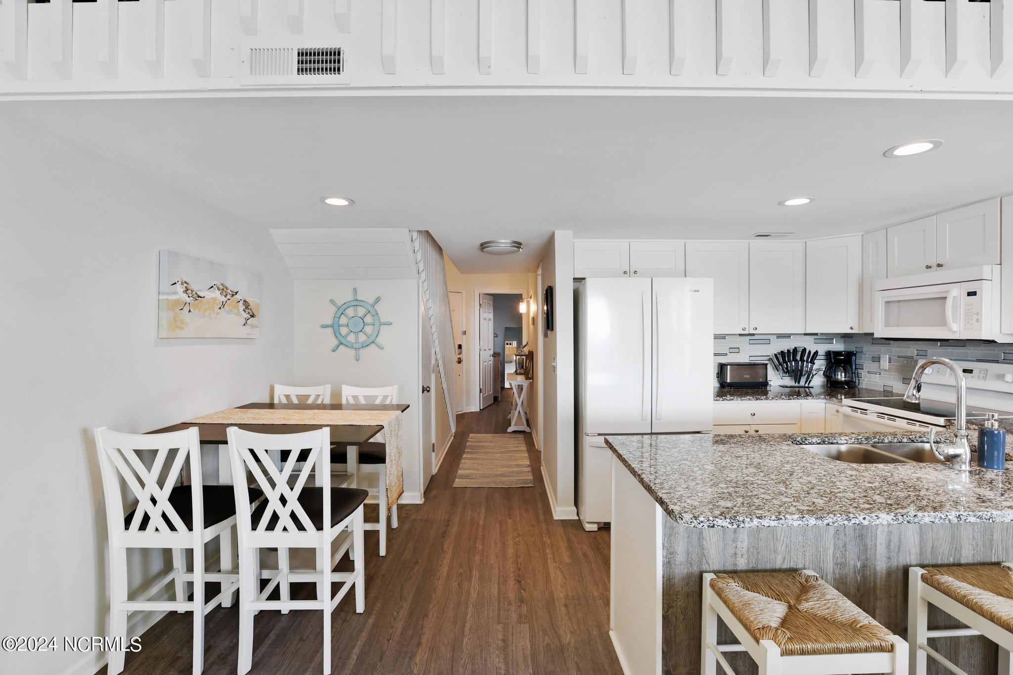 918 N New River Drive, 538