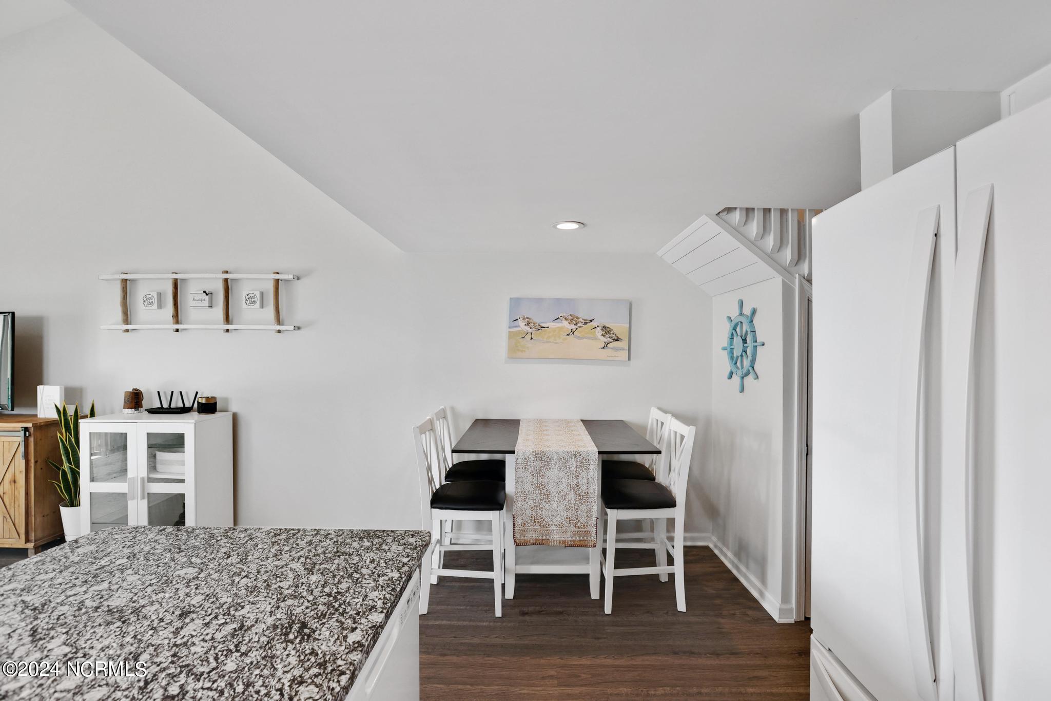 918 N New River Drive, 538