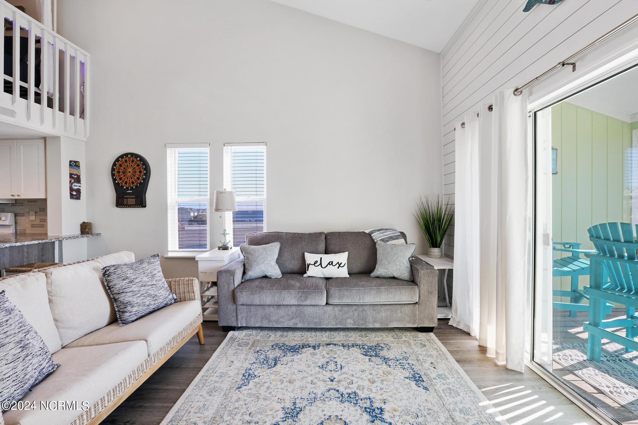 918 N New River Drive, 538