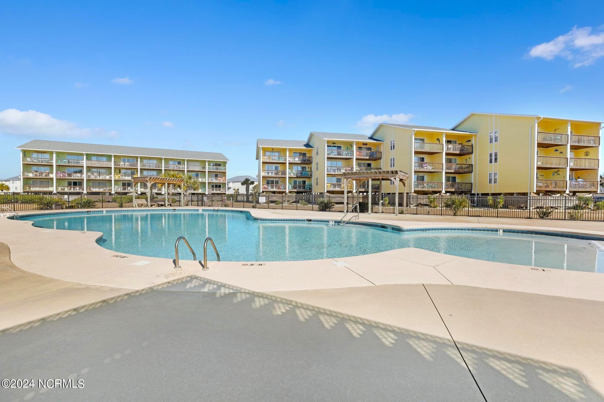 918 N New River Drive, 538