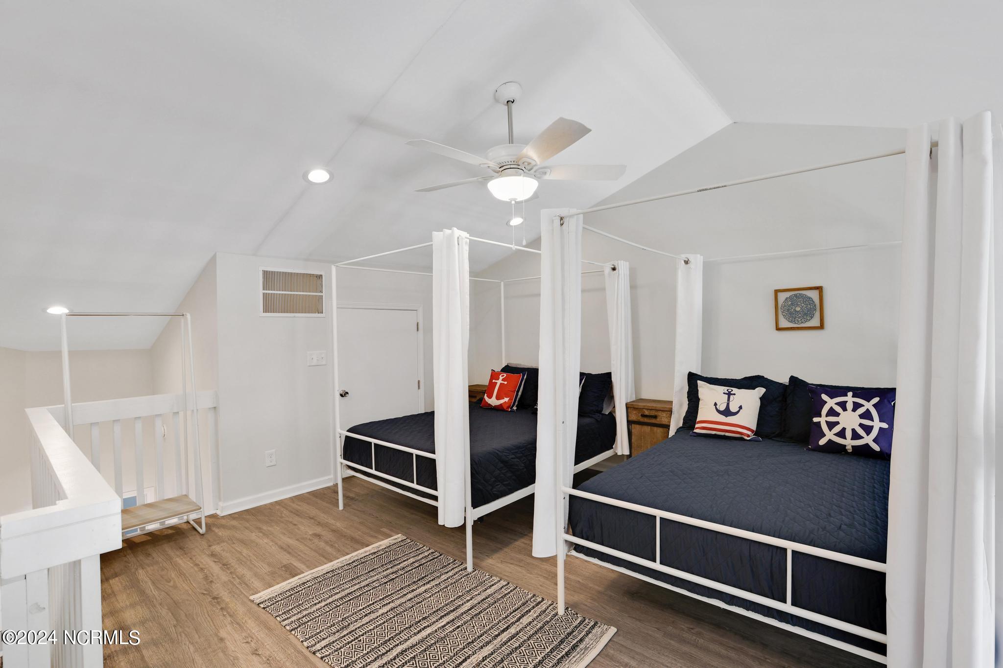 918 N New River Drive, 538