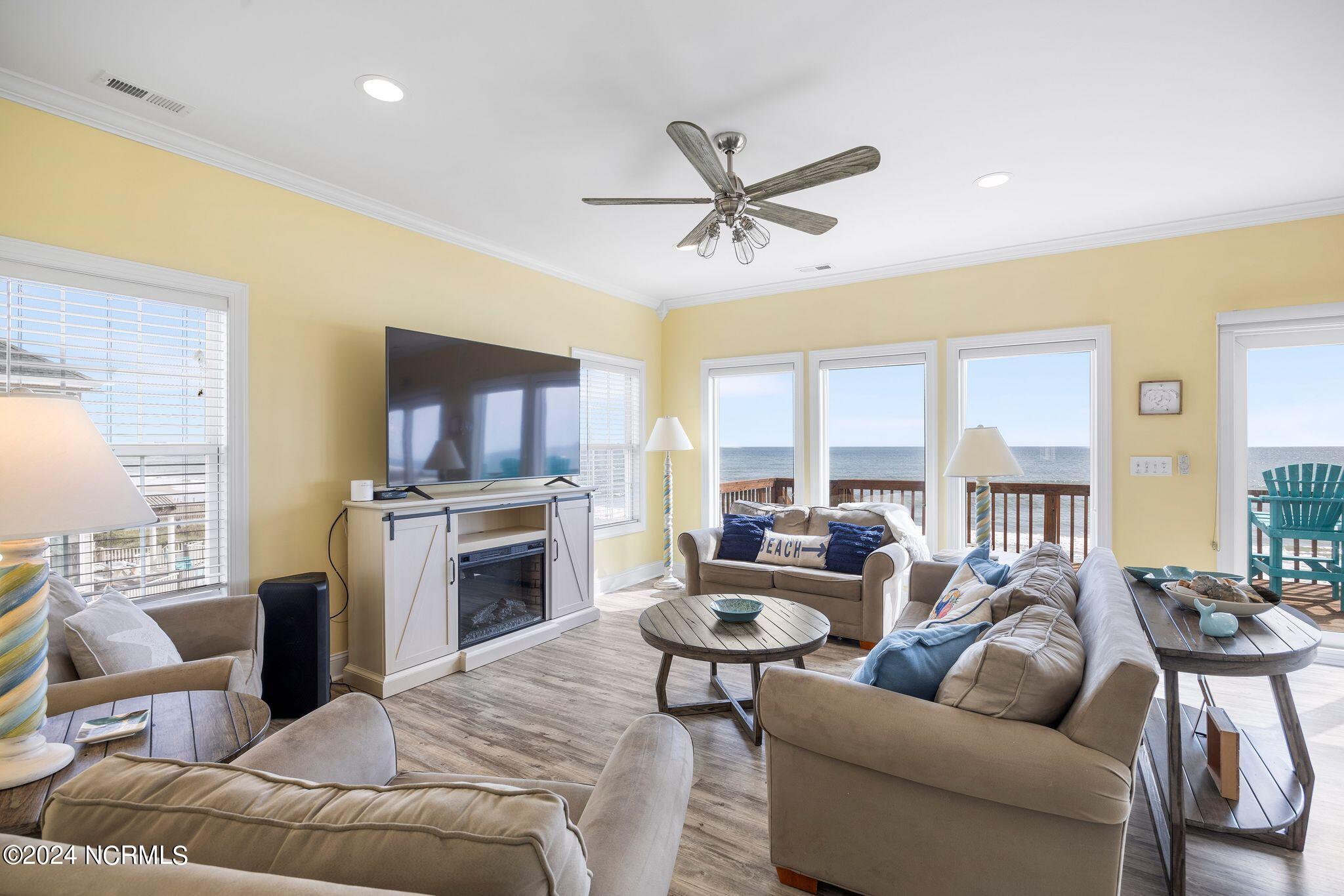 4476 Island Drive