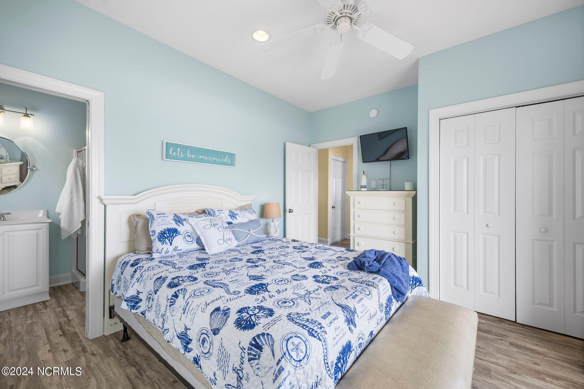 4476 Island Drive