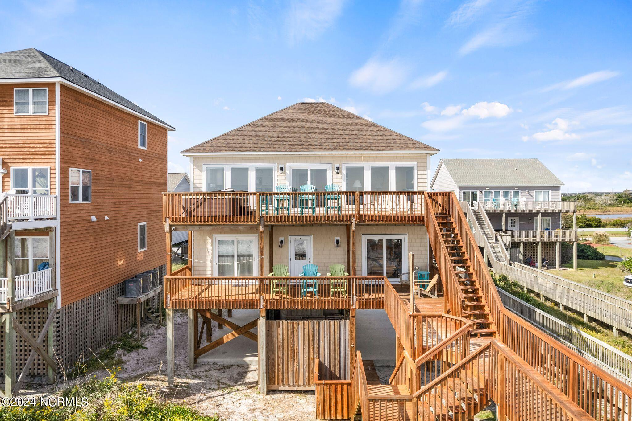 4476 Island Drive