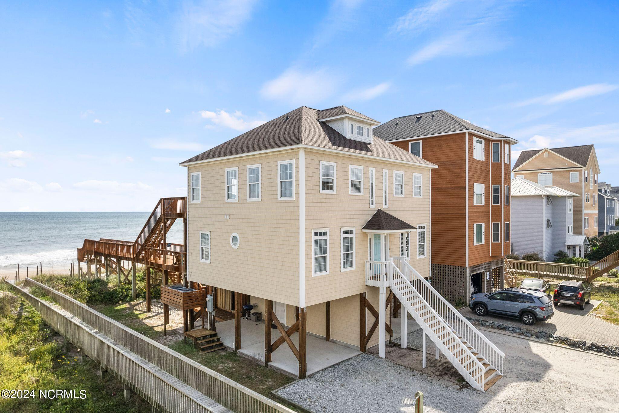 4476 Island Drive