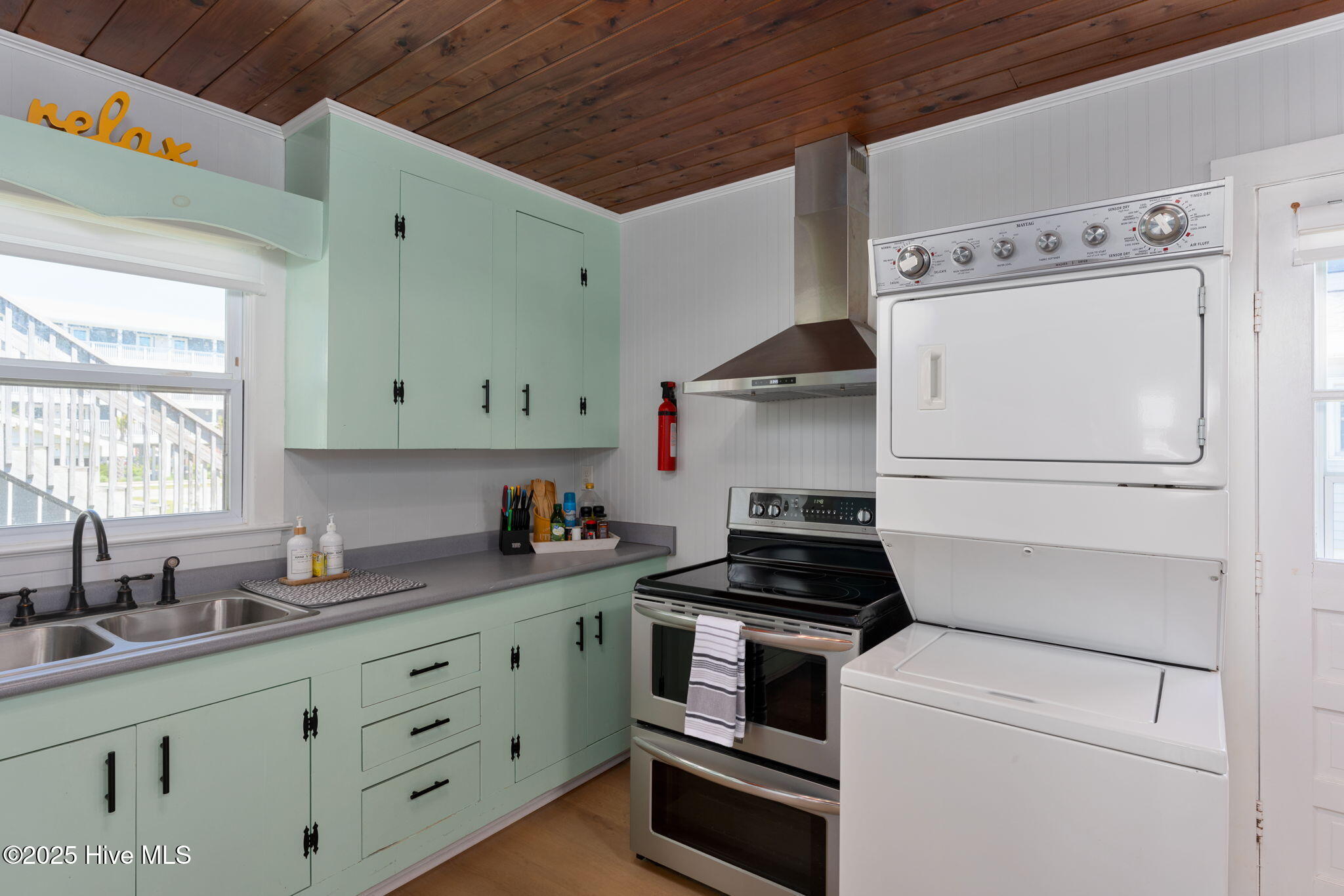 605 N Shore Drive