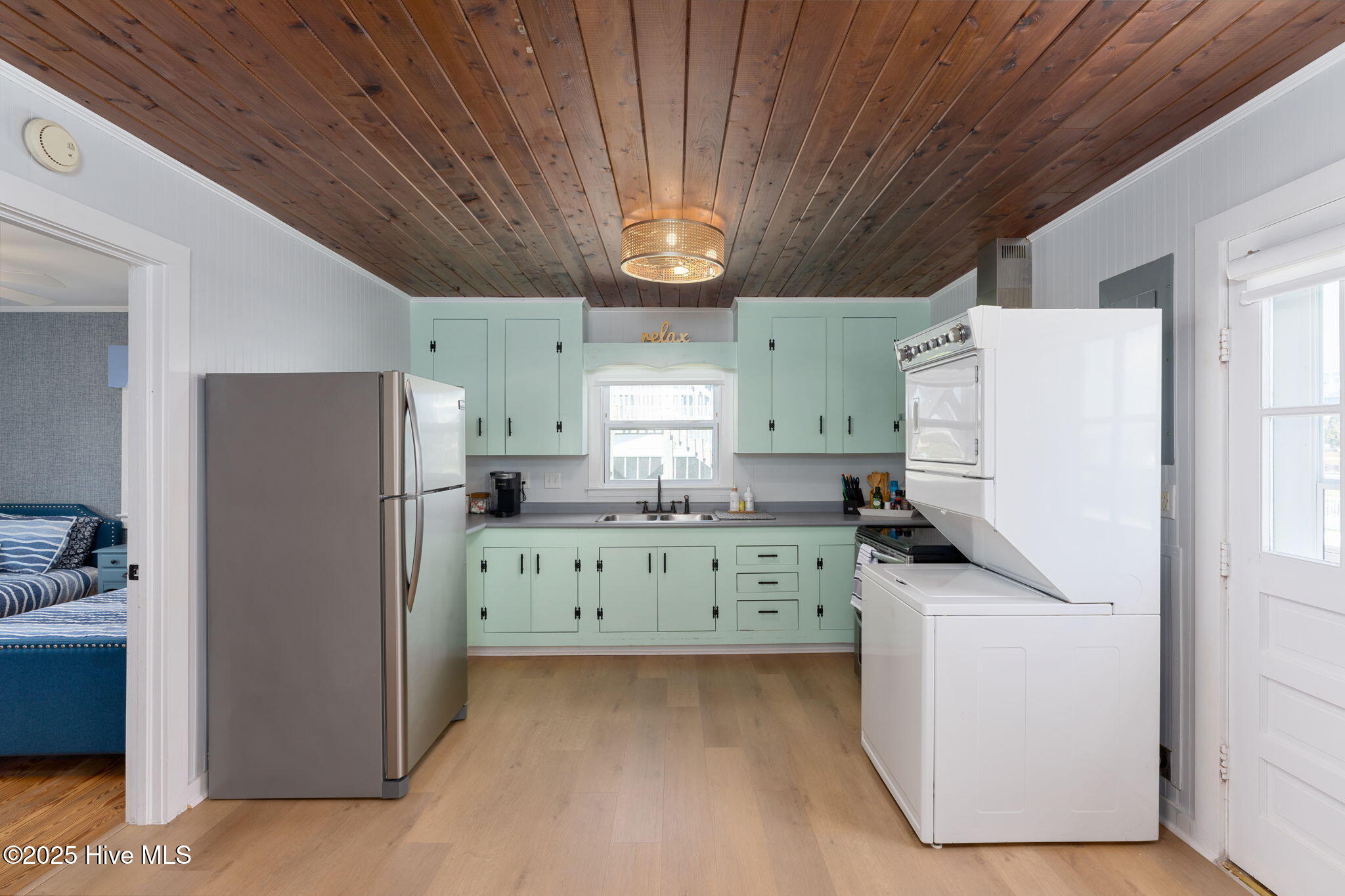 605 N Shore Drive