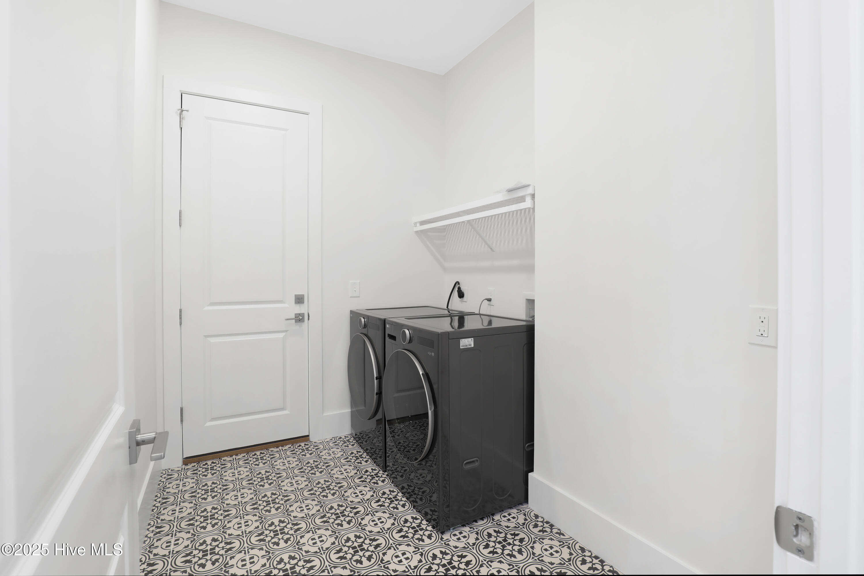 2024 Bay Colony Lane