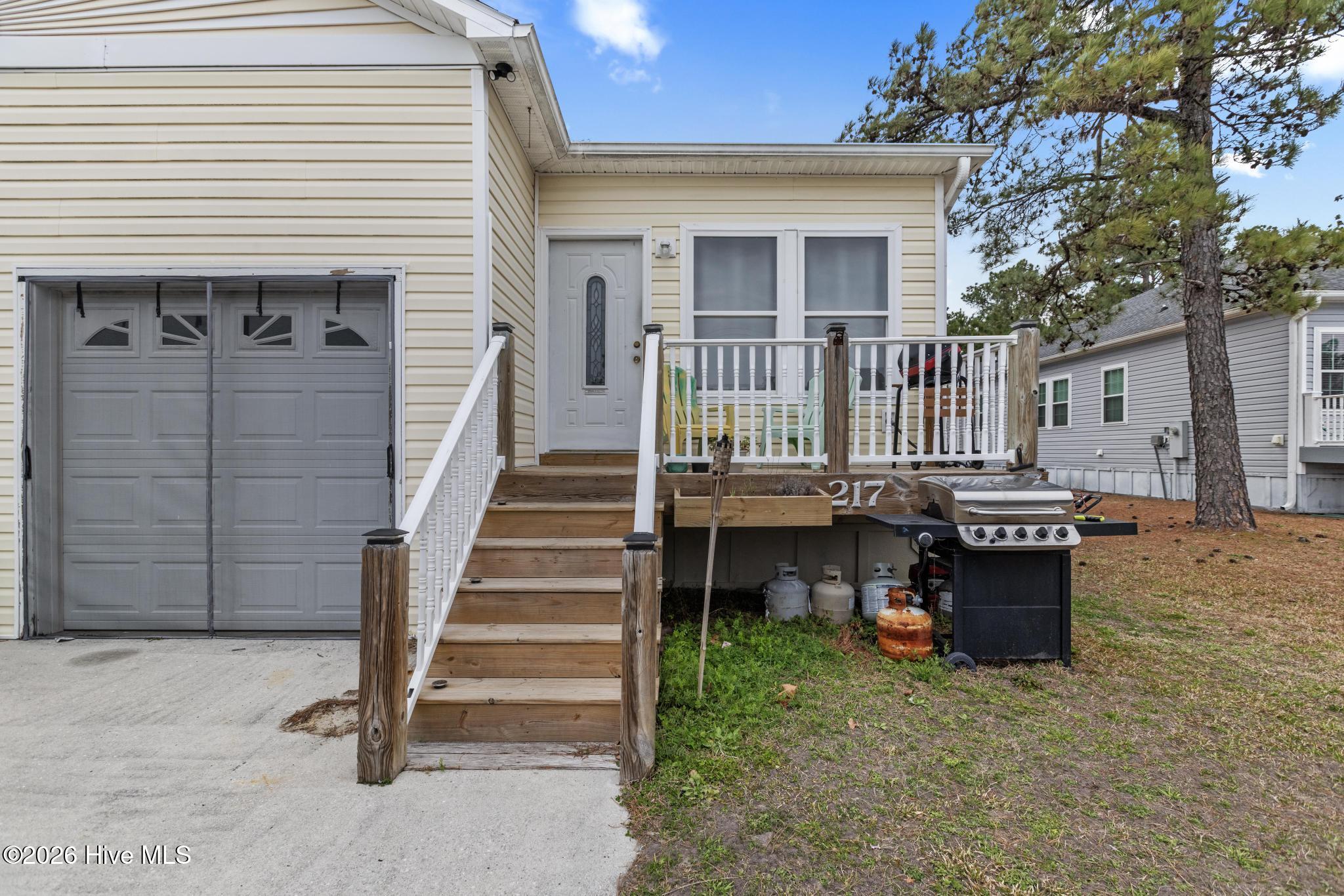 215/217 Lloyd Street