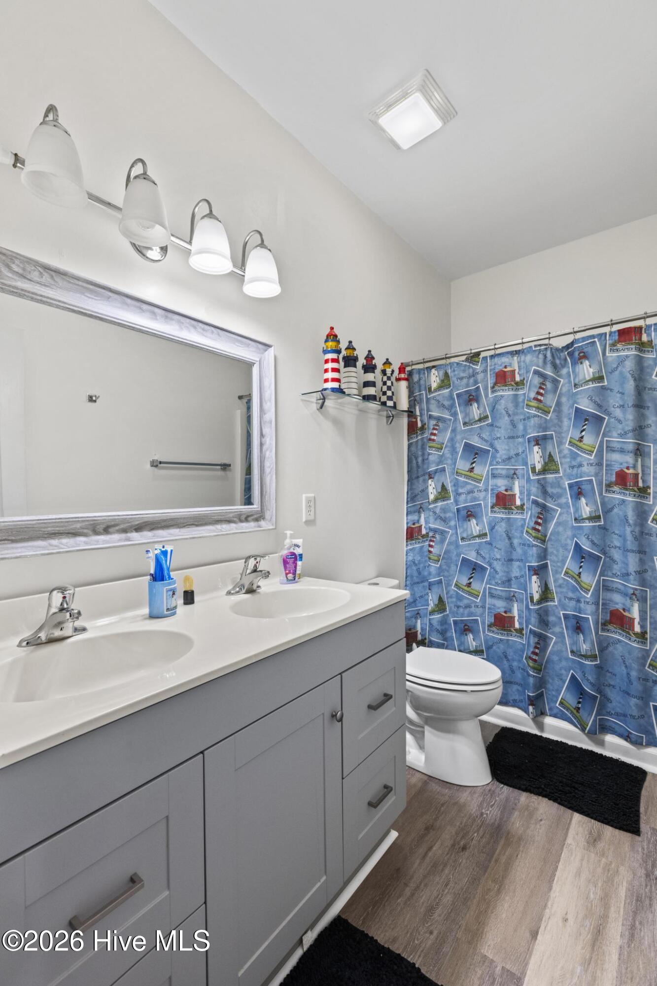 215/217 Lloyd Street