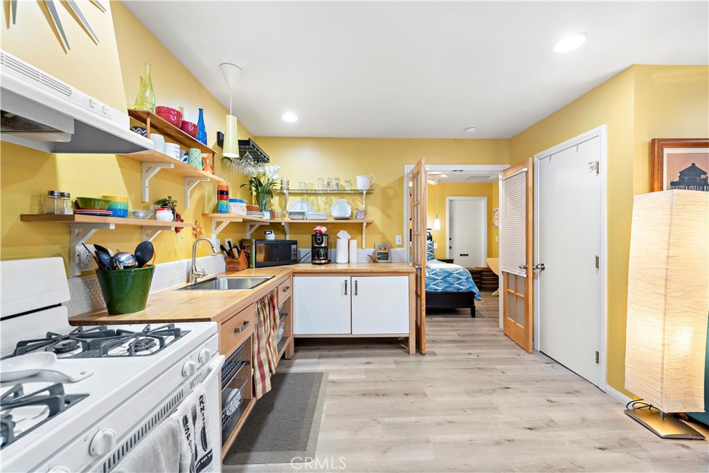 1604 N El Camino Real Unit: A