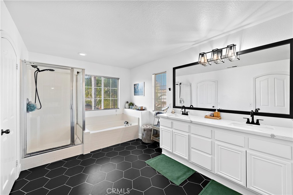 4314 Silver Spring Way