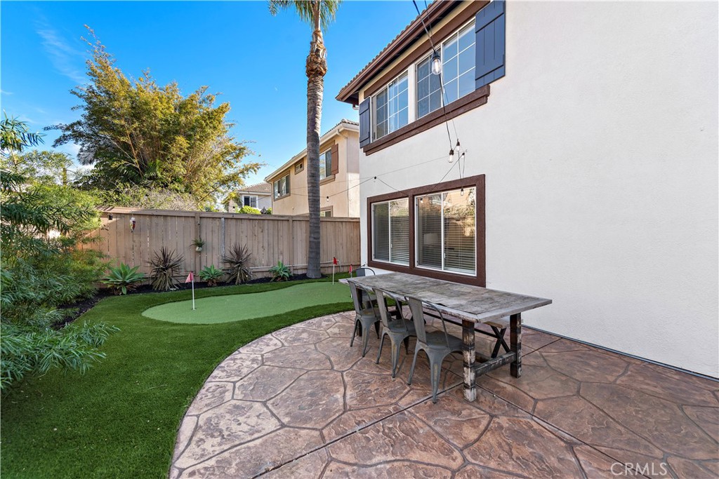 4314 Silver Spring Way