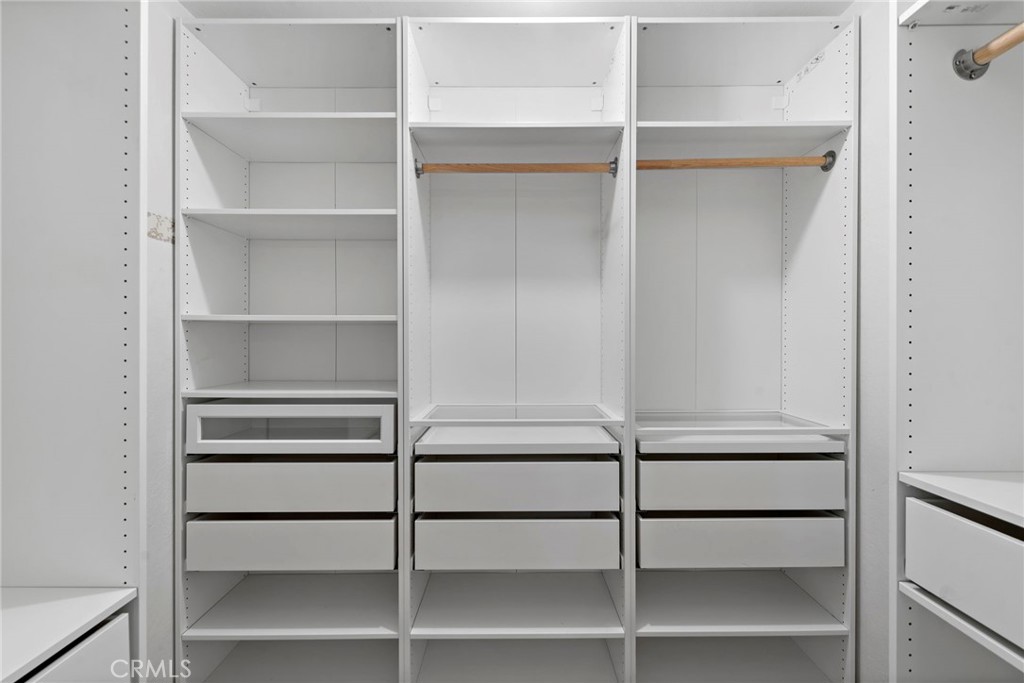 2834 S Augusta Avenue