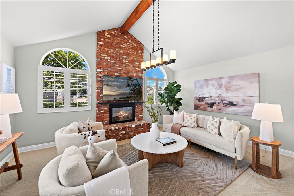 2815 N Kingsgate Drive