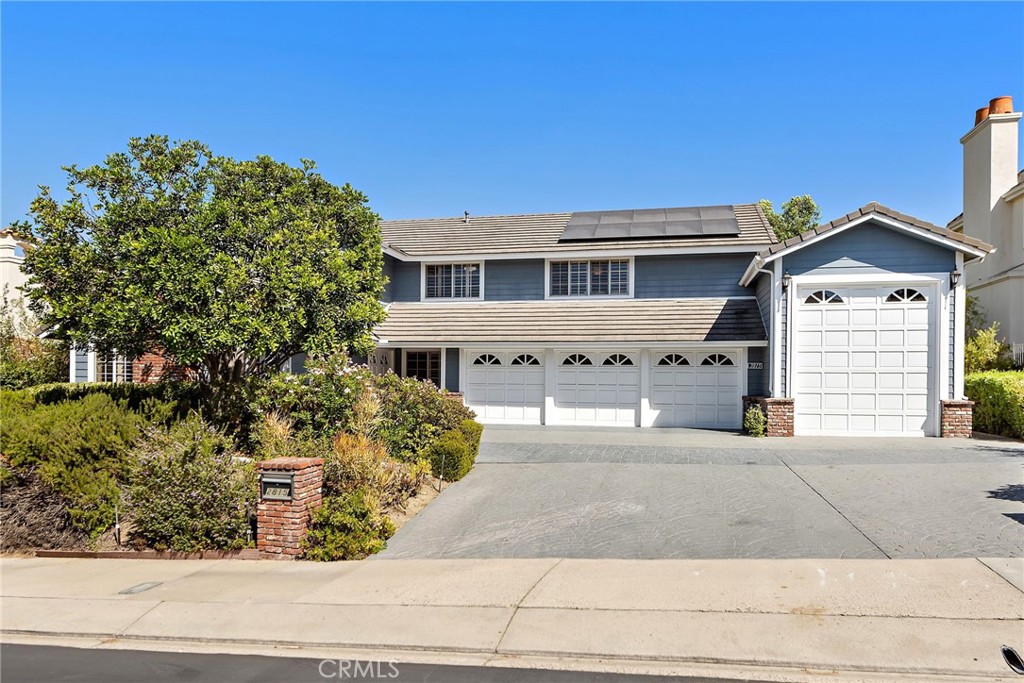 2815 N Kingsgate Drive