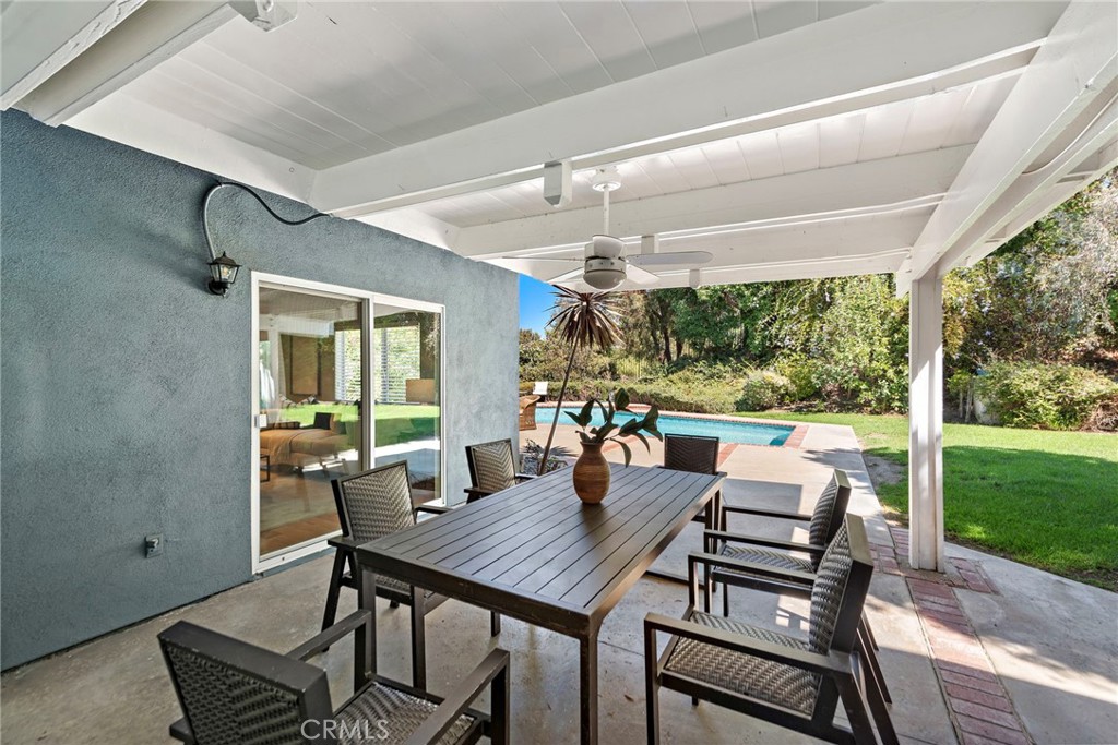 2815 N Kingsgate Drive